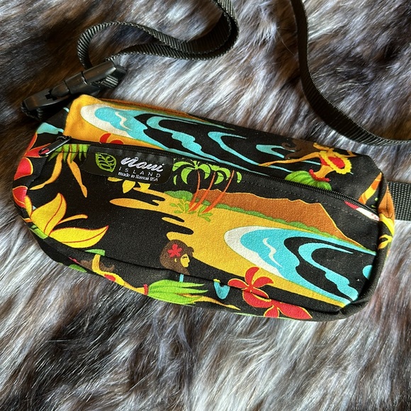 Nani Island Handbags - Nani Island *NWOT* Women’s Hula Girl Small Hip Pouch with Adjustable Waist Strap